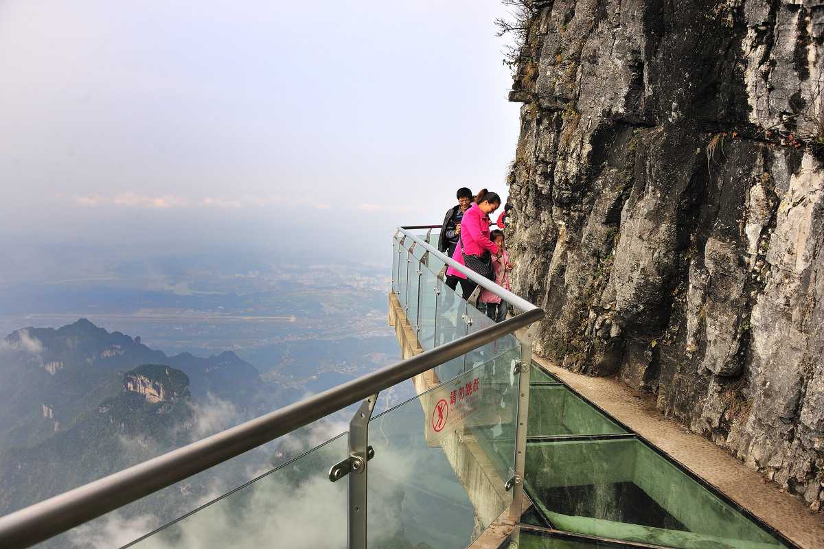 Zhangjiajie водопад в Китае