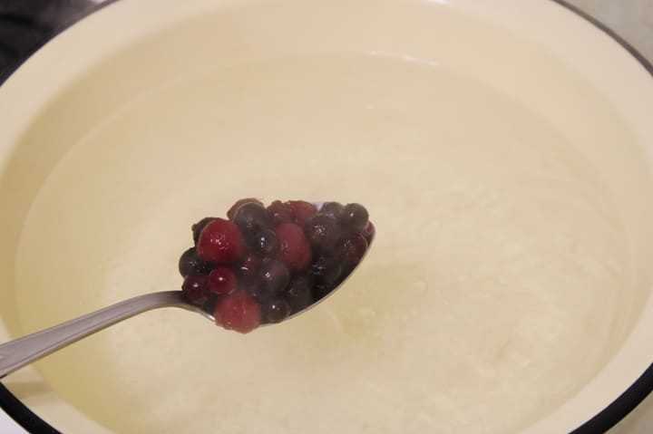 Кисель из замороженных ягод и крахмала - 7 рецептов, как сварить кисель в домашних условиях