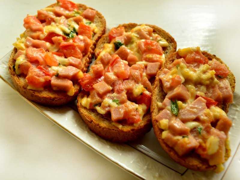 Бутерброды в микроволновке: пошаговый рецепт с фото