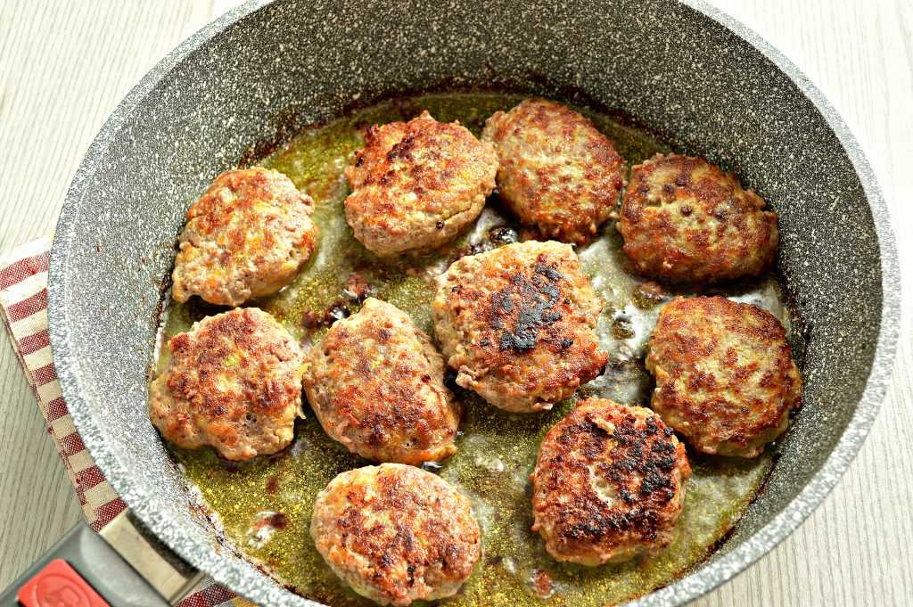 Картофельные котлеты - как приготовить пошагово в духовке или на сковороде по рецептам с фото