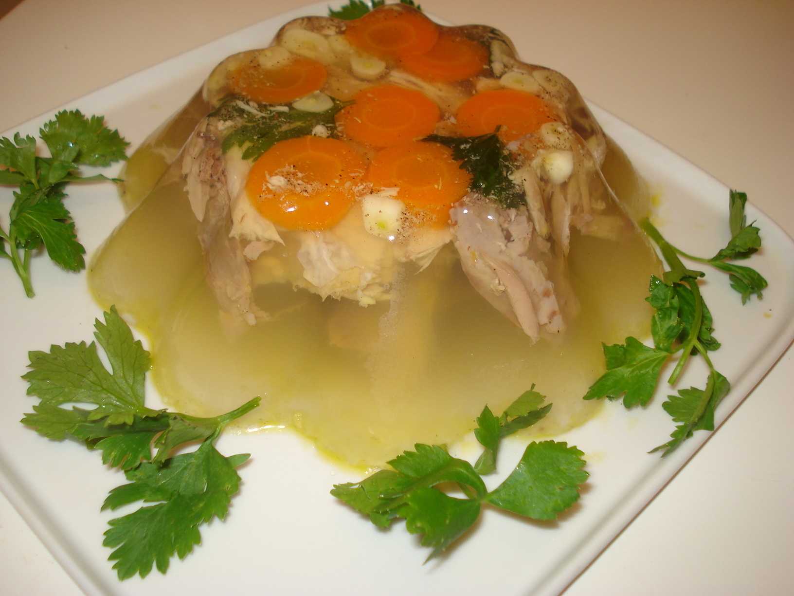 Холодец из говядины: 8 вкуснейших рецептов блюда