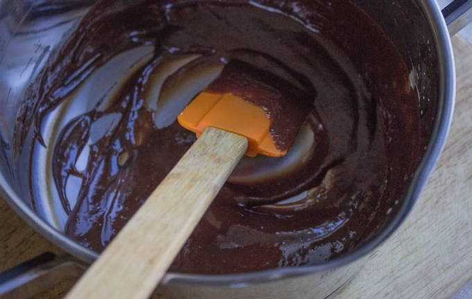 Шоколадная глазурь из какао для торта и кулича
