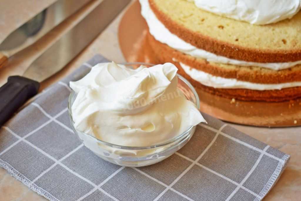 Крем для бисквитного торта - 12 очень вкусных и простых рецептов