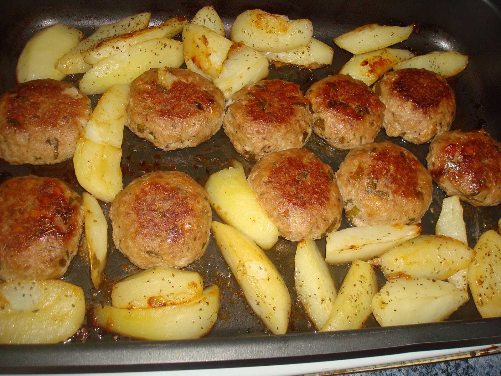 Картофельные котлеты из пюре: как готовить котлеты на сковороде и в духовке