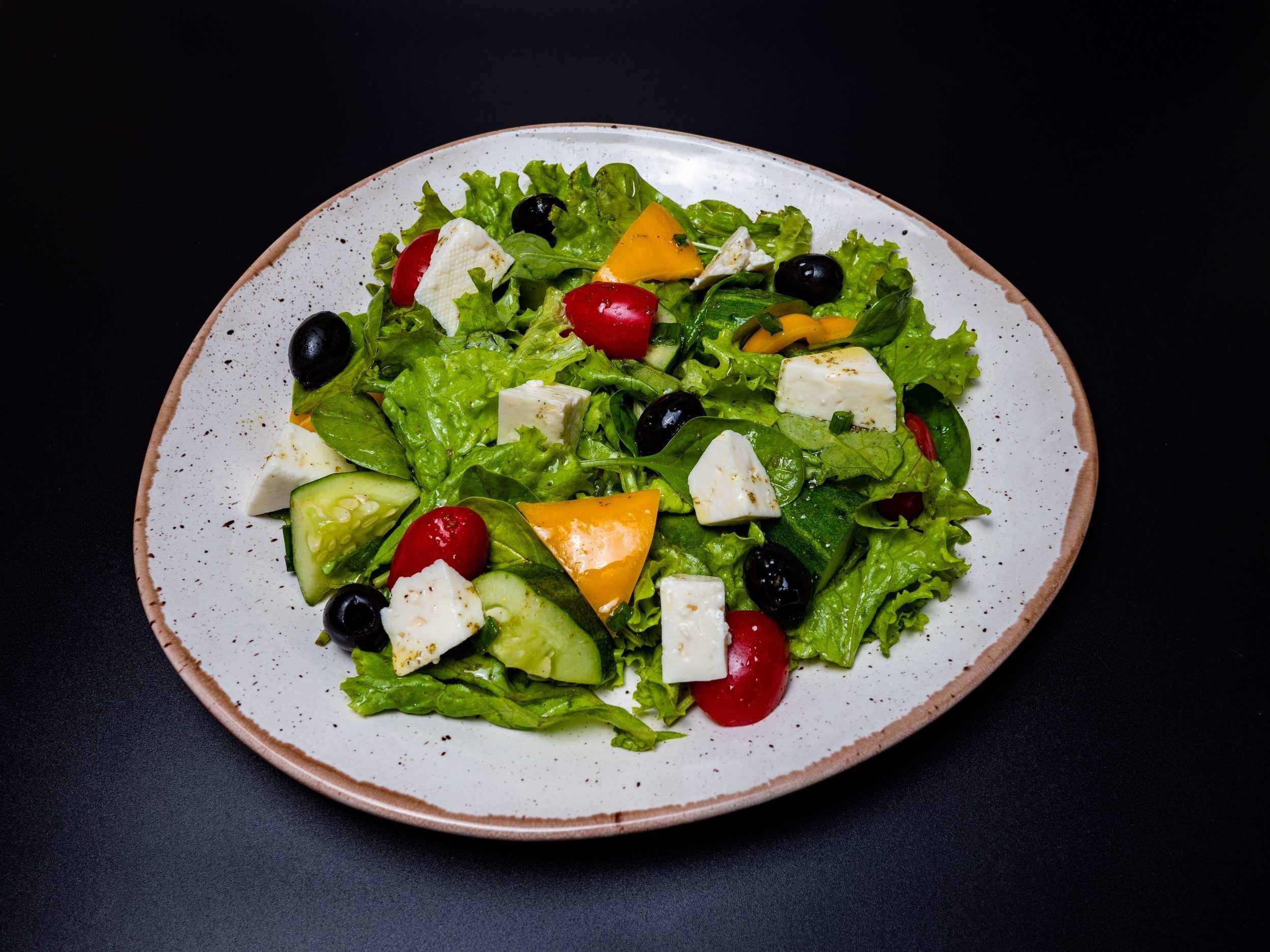Греческий салат с фетаксой – окунись в мир средиземноморья: рецепт с фото и видео