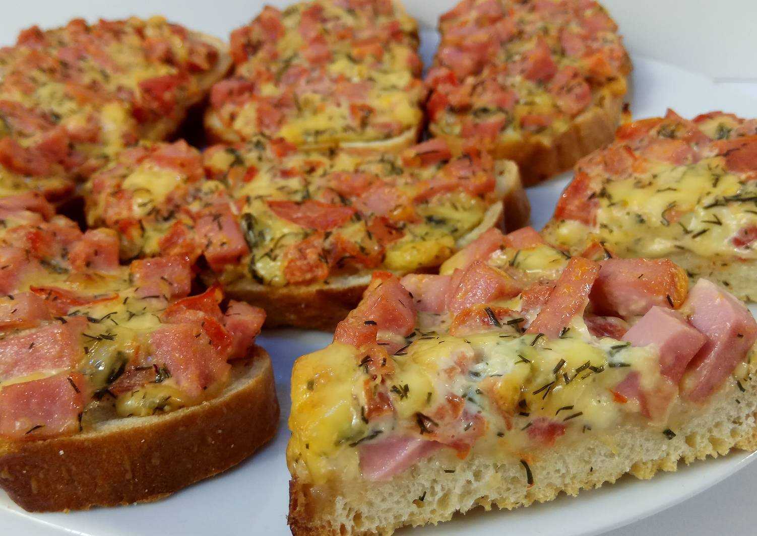 Бутерброды с сыром и помидорами в микроволновке - рецепт приготовления в домашних условиях