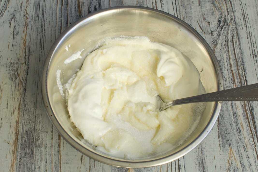 Крем для торта из сметаны в домашних условиях. рецепты сметанного крема с фото