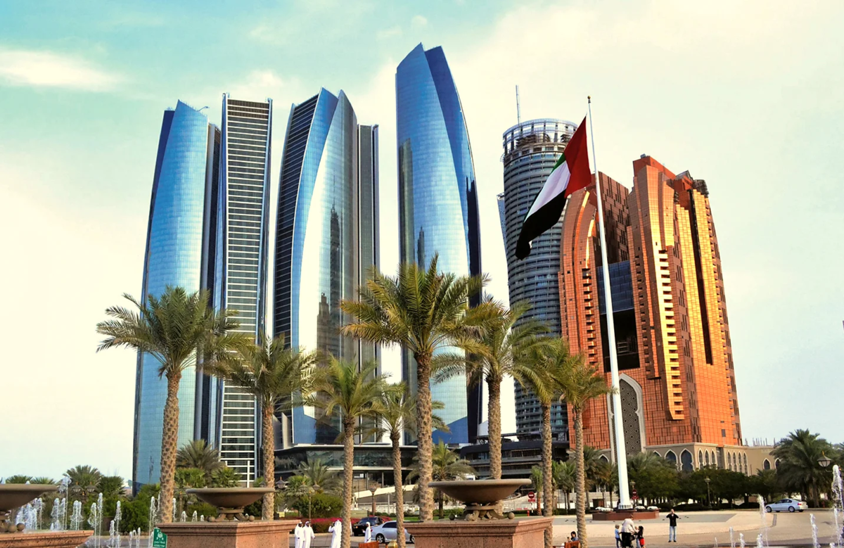 Столица ОАЭ Абу-Даби или Дубай