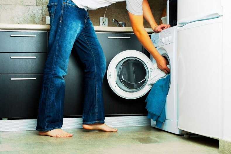 Как стирать джинсы в стиральной машине-автомат и в ручную (правильно)