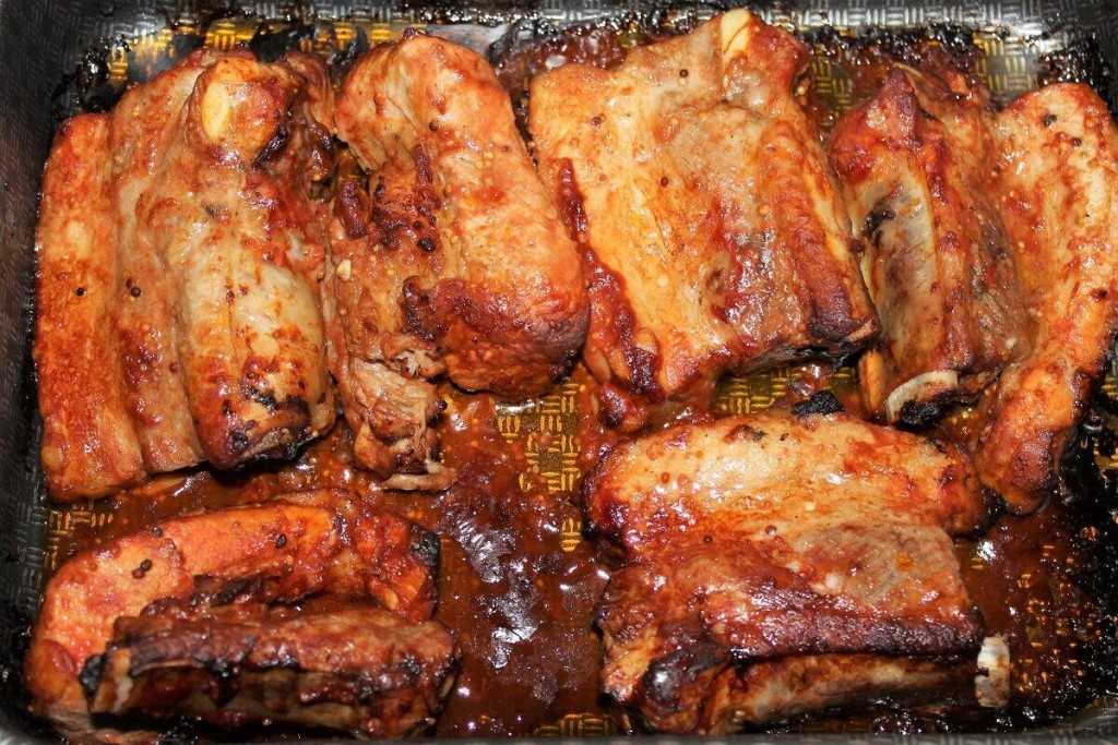 Свиные ребрышки в духовке - 10 рецептов приготовления с пошаговыми фото