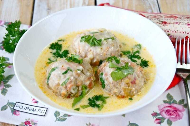 Ежики в духовке в томатном соусе: рецепты сочных мясных шариков с рисом