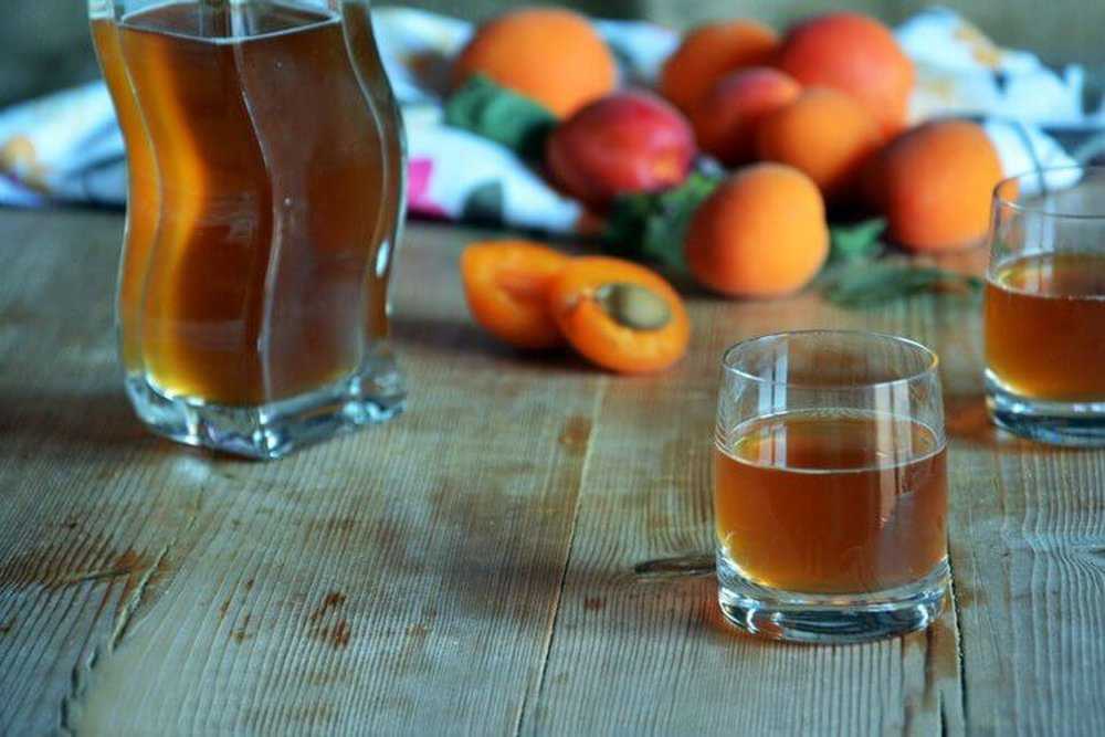 Абрикосовая настойка на водке. настойка на абрикосовых косточках - prime drink
