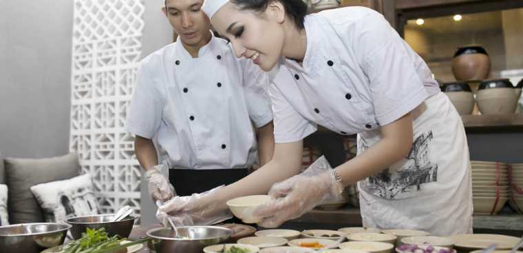 Жаркое в горшочках с курицей и картошкой в духовке – 6 пошаговых рецептов