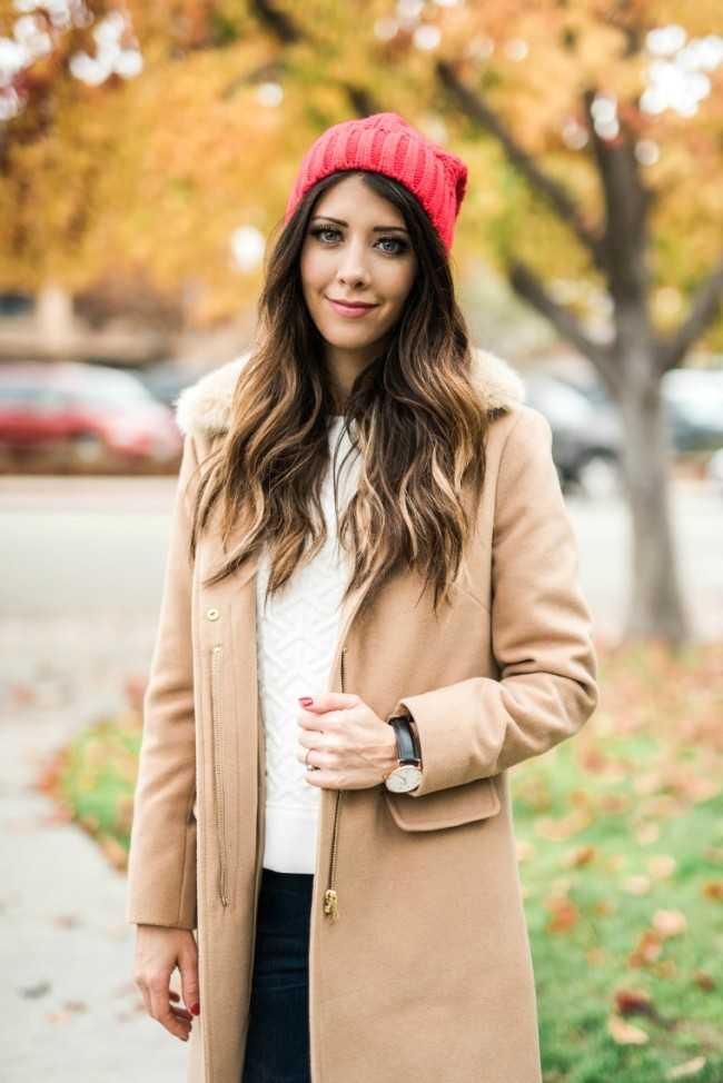 Как носить шапку с пальто женское