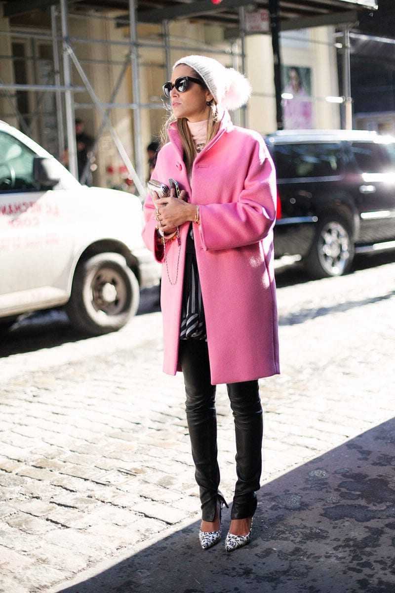 Пальто розовое женское с чем носить